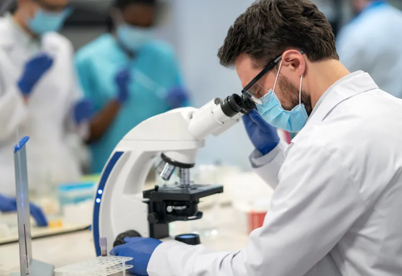 A IMPORTÂNCIA DAS ANALISES CLÍNICAS NO CONTEXTO DA SAÚDE (E 01)